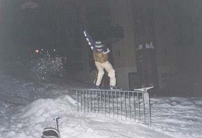 Baksidad brädglid till baklänges..... Foto: Håkan Bloom. Åkare: Adam Claeson.