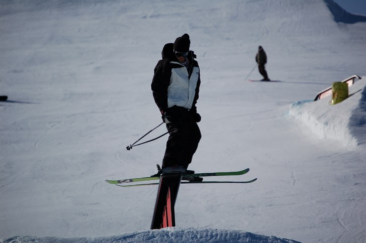 vågat av mig med tanke på det brutna nyckelbenet. Foto: Johanna Lerjerud. Åkare: Mattias Johansson.