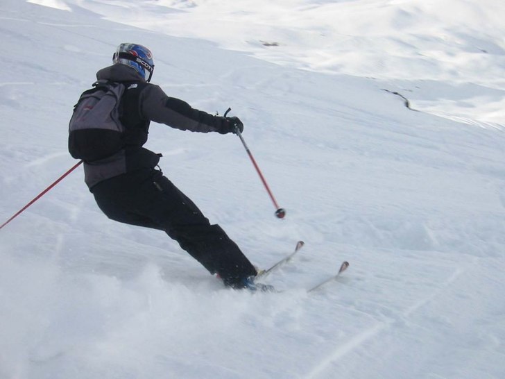Glömde jag säga att det inte hade snöat på tv�. Foto: Fredrik Persson. Åkare: Kristian Persson.