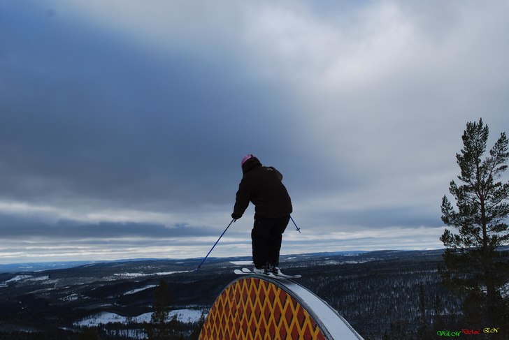 Fett össss med snygg backgrund. Foto: Robin (Lille bror) ovanfors. Åkare: Erik Norberg.