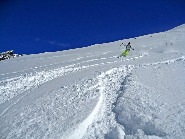 Flaxa med armarna har alltid varit ett av mina sig. Foto: Anja Essén. Åkare: Hedda Berander.