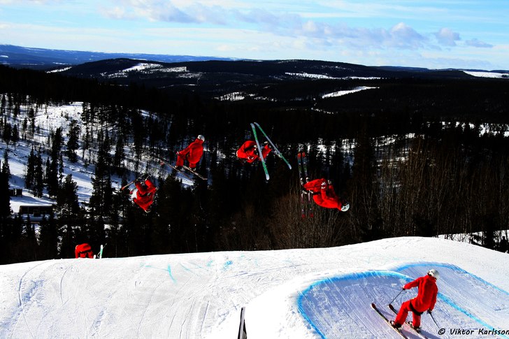 Andreas drar en dubbel. Foto: Viktor Karlsson. Åkare: Andreas Sjöbeck.