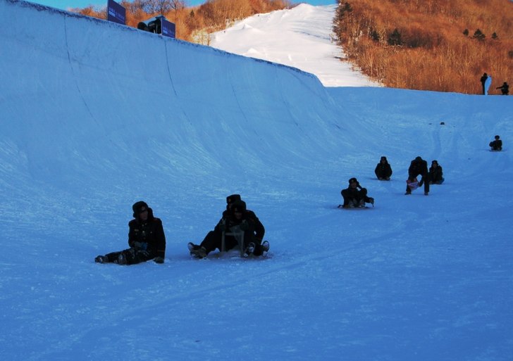 Foto: Jan Stala. Åkare: Kinesiska soldater åker half pipe..