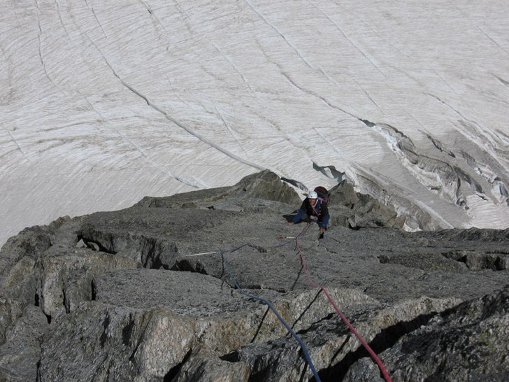 Vi toppar ut på den klassiska linjen i den enda d. Foto: Christian Türk. Åkare: Stefano.