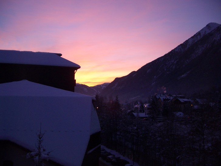 Utsikt från lägenheten mot Les Houches. Foto: Magnus Gustavsson.