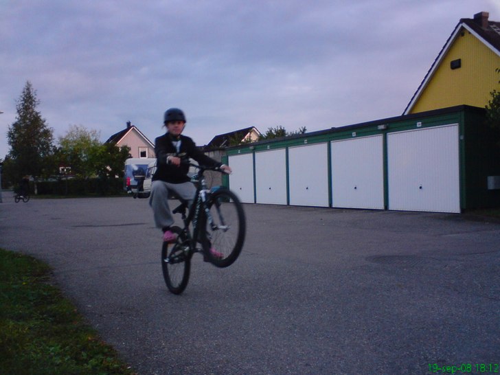 jag hoppade runt lite. Foto: ?. Åkare: lina.