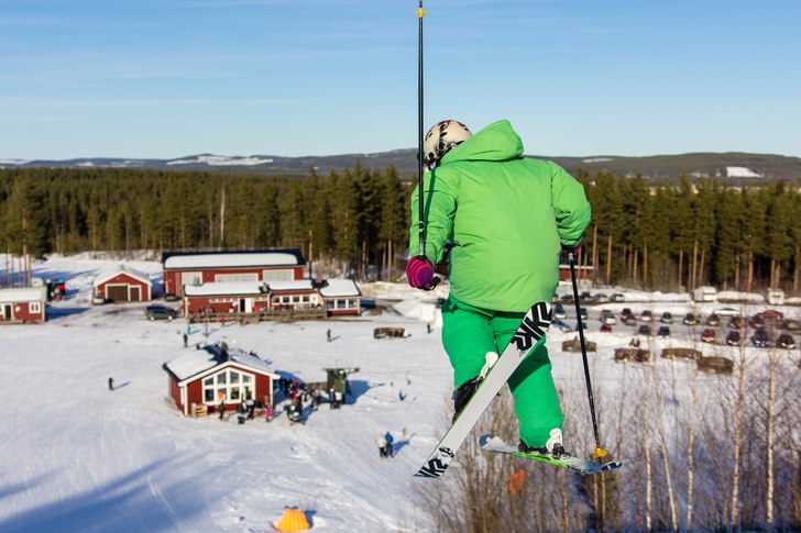Hoppark i Kanisbacken. Foto: Marcel Köppe. Åkare: okänd.