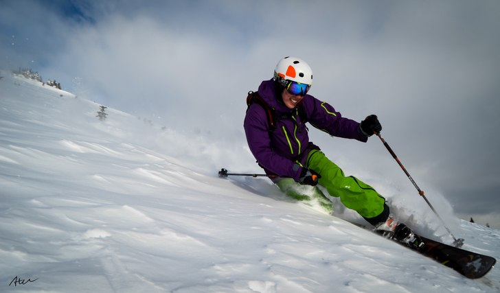 Freeride @adolfssonaxel
Instagram @axlson
www.yw. Foto: Axel Adolfsson. Åkare: Simon Rantapää.