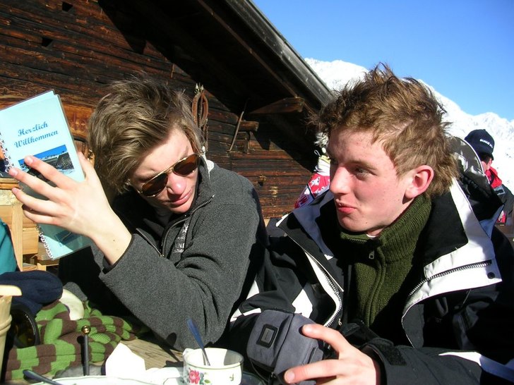 Utsökt apfelstrudel. Foto: Rasmus Köhlberg. Åkare: Gustav Englund , Rasmus Köhlberg.