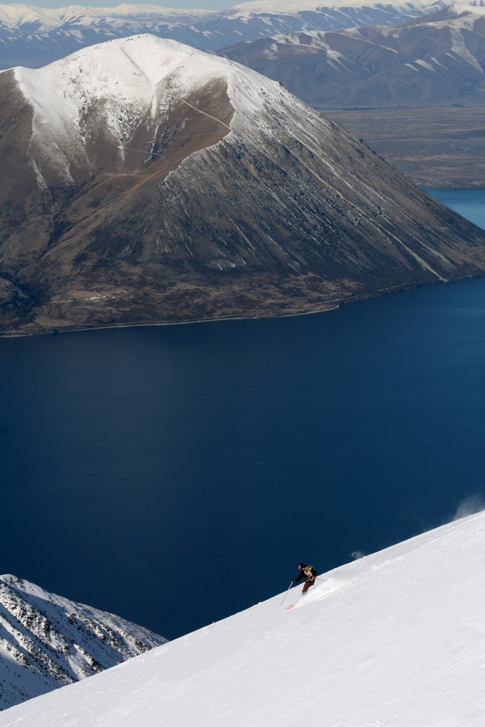 Rörliga bilder
http://www.freeride.se/video/kiwi. Foto: Gika. Åkare: Tomas Almbo.