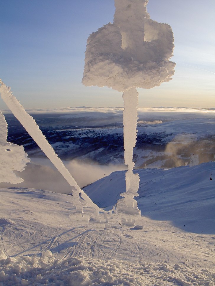 1000m liften i vinterskrud.. Kallt att sitta kansk. Foto: Malin Blomqvist. Åkare:  -.