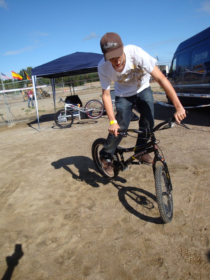 stoppiesnurrivurr.. Foto: Tove. Åkare: jag.