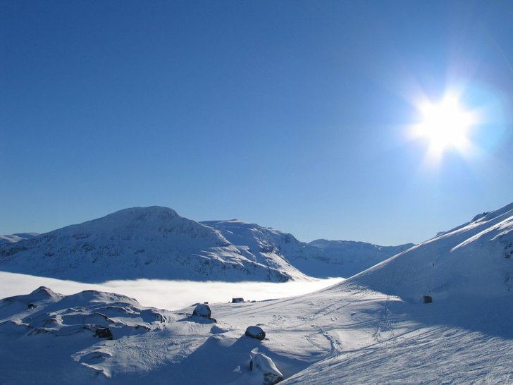 Molnen ligger över dalen.. Foto: Gustav x.