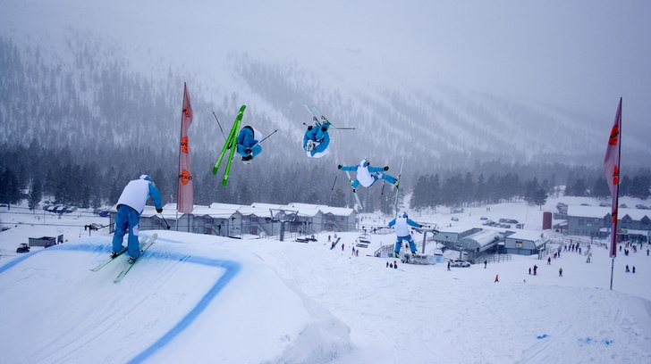 En front flip to spred:). Foto: Jesper Wikberg. Åkare: Carl Hannes Thorsander.