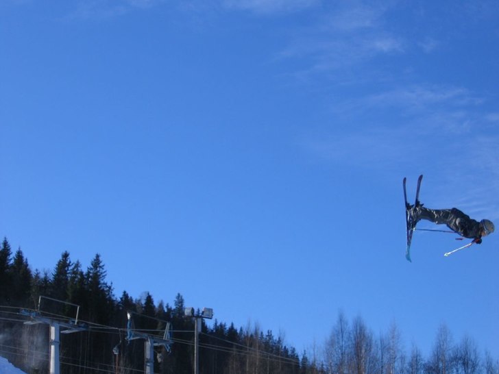 sunnes maskot i bigjump ;) hehe. Foto: råbbinn. Åkare: ricky.