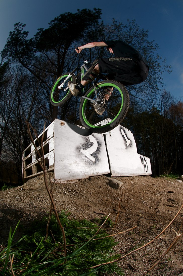 Onsala dirten. Foto: Erik Carlsen . Åkare: Bohman.