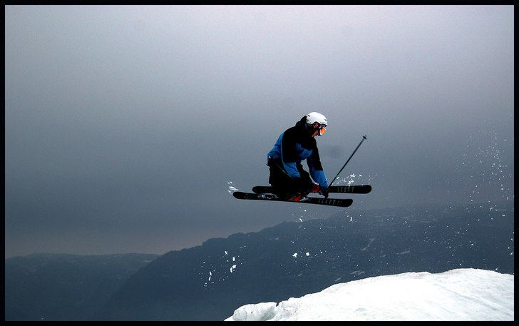 Elov gör en switch 5. Foto: Valter Olsson. Åkare: Elov Olsson.