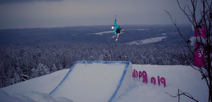 Under Quiksilver Roxy Radar. Foto: Simon Berggren. Åkare: Jesper Trägårdh.