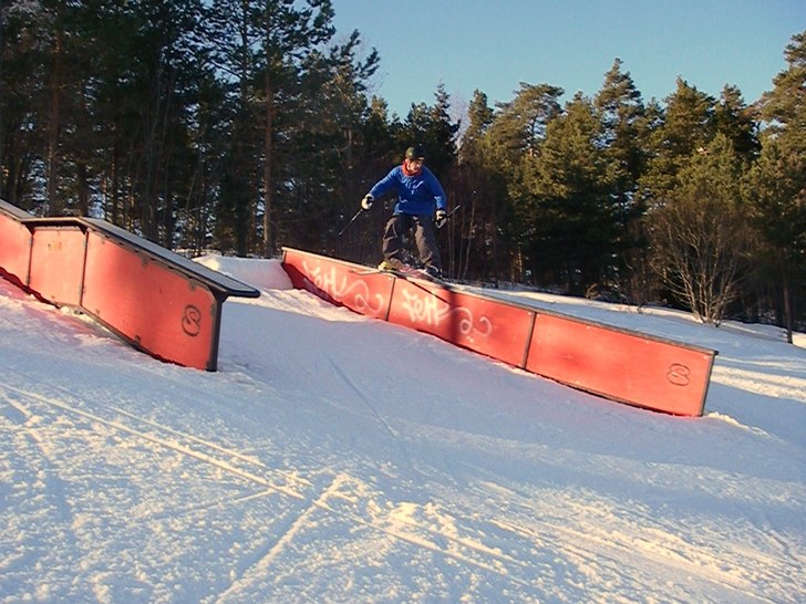 åka räcke. Foto: Wille Falk. Åkare: Jesper Olsson (jag).
