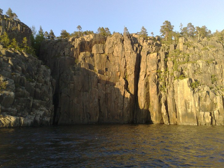 30 meter hög och 70 meter djupt i vattnet. Foto: magnus lindström.