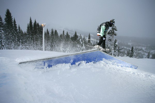 Nice sesh i Skalet!. Foto: Jonathan Birkemyr. Åkare: Hugo Hammarlund.