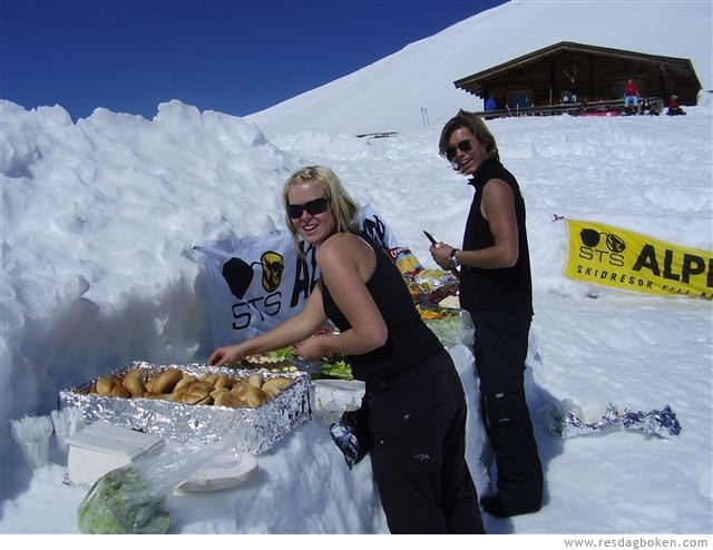Jag och min "assistent" Carl-Henrik... Foto: Linda jansson.