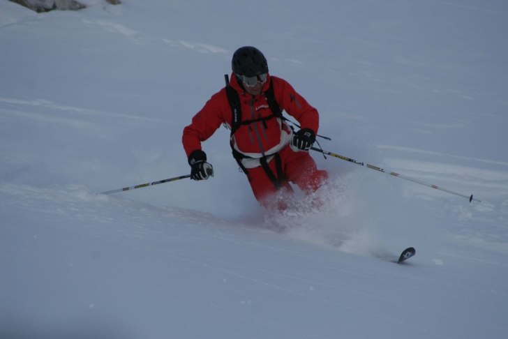 Kallsnö på baksidan av Nålsögat tillsammans me. Foto: Harold Batiste. Åkare: Pontus M. Flingdal.