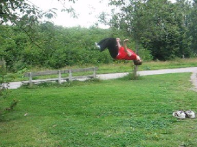 Back flipp. Foto: P-O. Åkare: Emil Ljungberg.