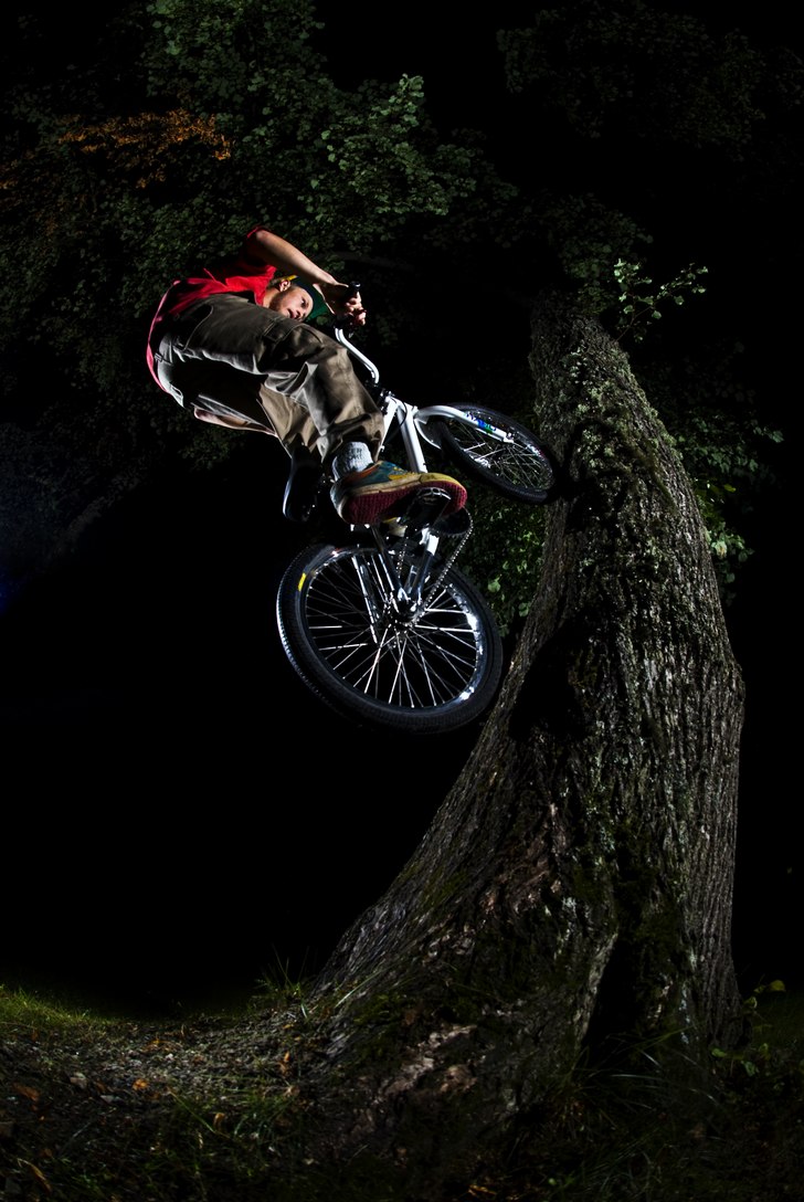 Repris i favorit

Förstora. Foto: Magnus Karlsson. Åkare: Dennis Jonsson.