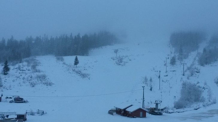 Snøproduksjon i terrengparken
Faste og fine forho.