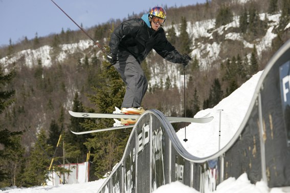 Liten session på Frankerrailet under Candy Jam. Foto: Peter Ström. Åkare: Fredrik Bondeson.