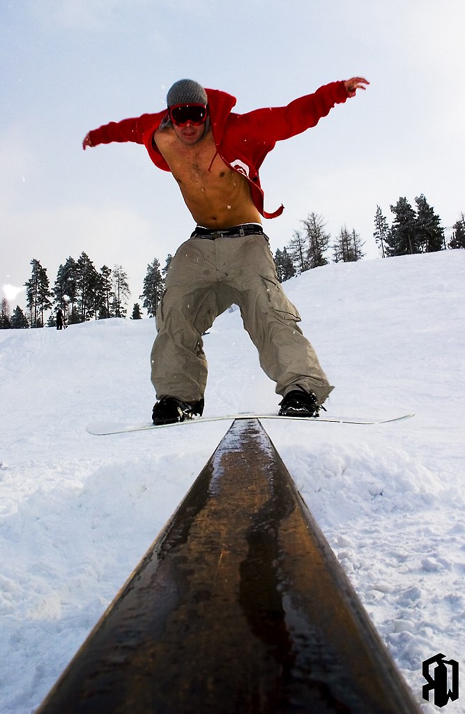 Backside boardslide. Foto: KW Olsson. Åkare: Henrik Gustavsson.