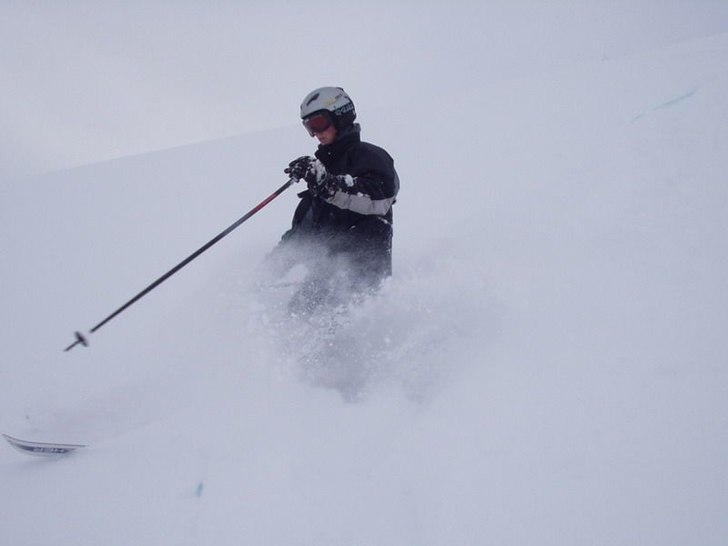 kanonåk - mycket puder, lagom brant. det enda som. Foto: Magnus Fransson. Åkare: Christian Skoog.