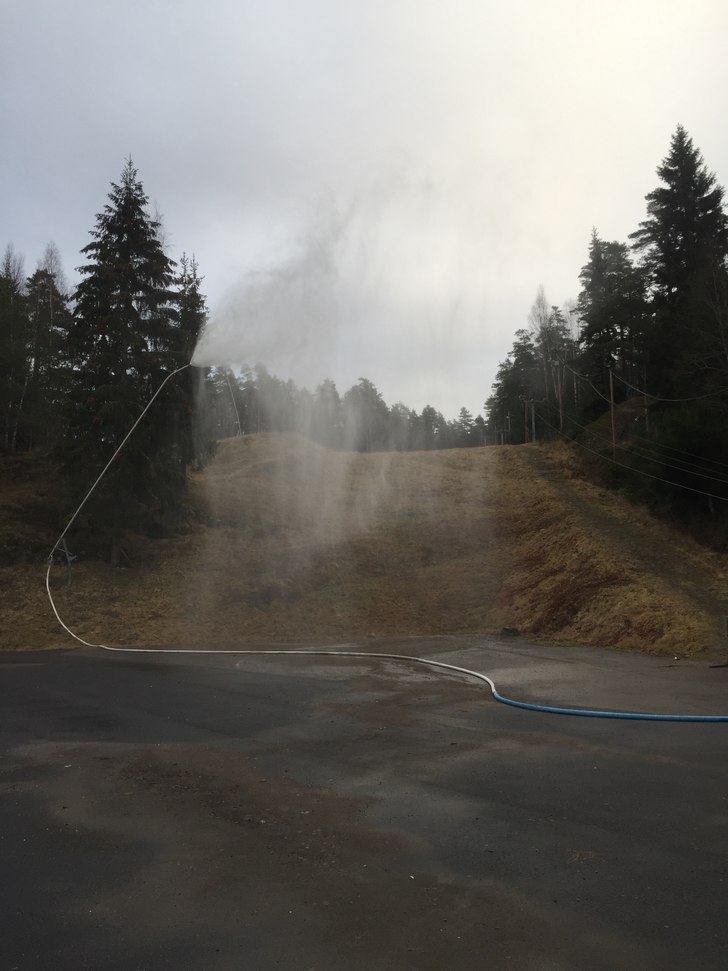 Test av snøanlegget 
Nå venter vi bare på kalde.