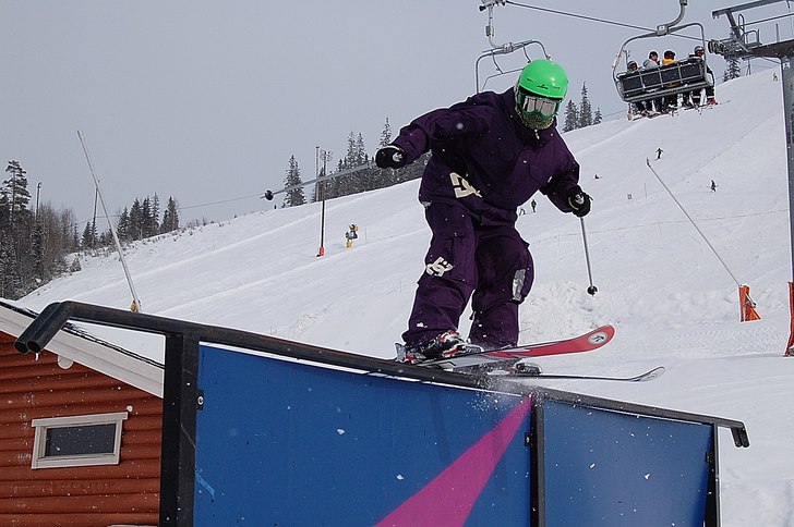 litet skutt på räcket.. Åkare: Jon Häggberg.