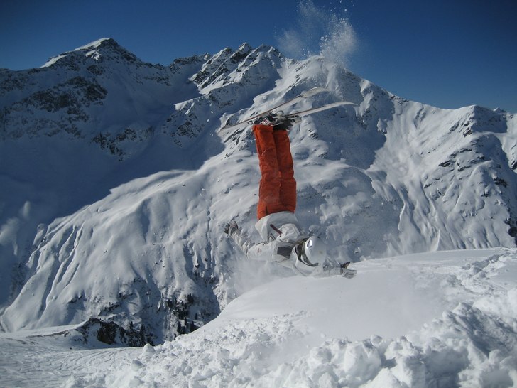 Backflip. Foto: Niclas Nylén. Åkare: Andreas Landahl.