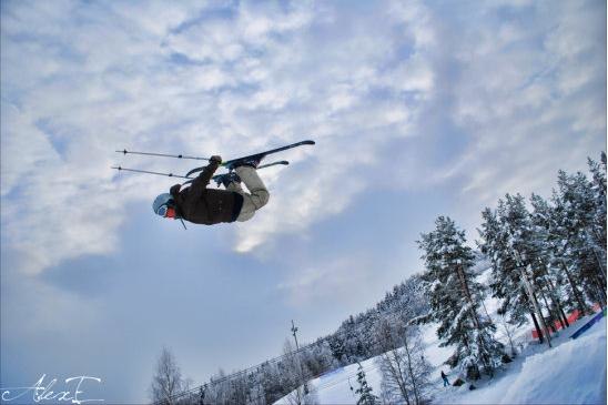 utsträckt backflip. Foto: alexander edvardsson. Åkare: simon andersson.