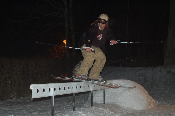 Vi hade en liten jibbing session hemma hos matte
. Foto: Eric Svenhage. Åkare: Sebastian bull.