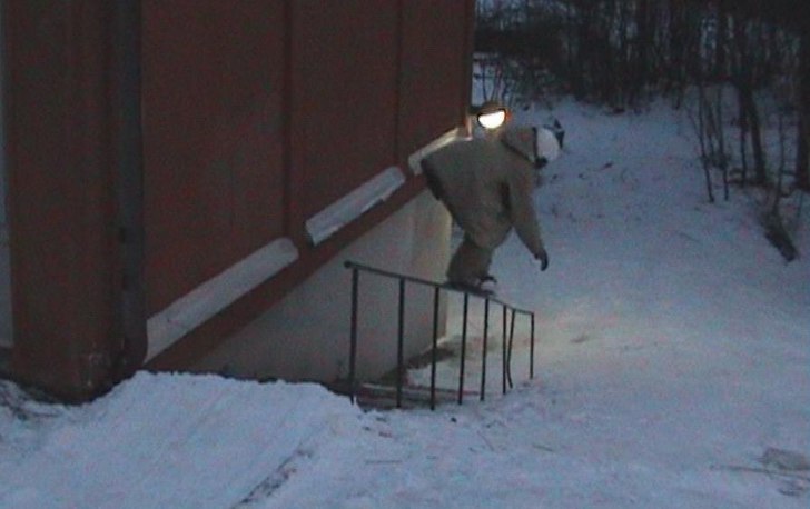 Ett ca 7 meter långt downräcke. Perfekt inrun f�. Foto: Felix Engström. Åkare: Jens Ortner.