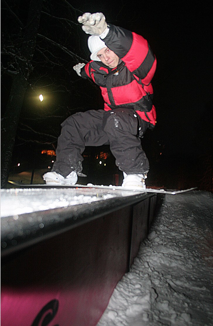 bs Tailslide. Foto: Oskar Mellegård. Åkare: Jonas Sköld.