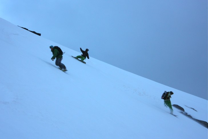 CREW-N UP! living in Jurgen's van for a month. Foto: Samuel G.. Åkare: Kleny, Brian and Jurgen.
