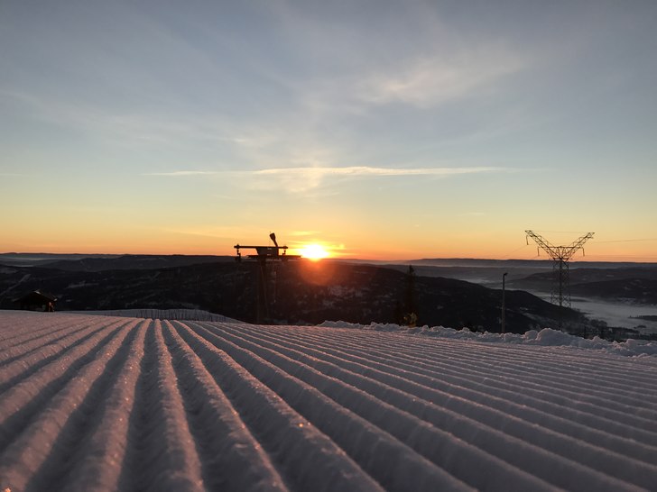 Trenger vi å si noe mer?
Vi holder åpent fra kl .