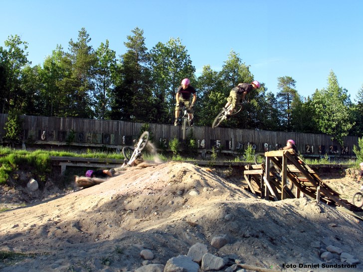 Krashar på en 3a. Foto: Daniel Sundström. Åkare: Jaug (Anton).