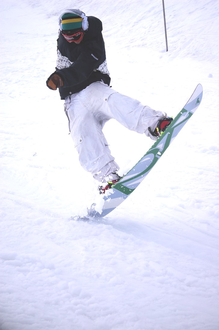 återigen lite slask 2a juni :) . Foto: Anneli. Åkare: David Ek.