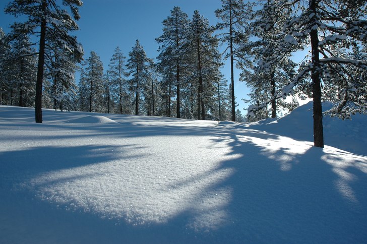 två meter snöö.