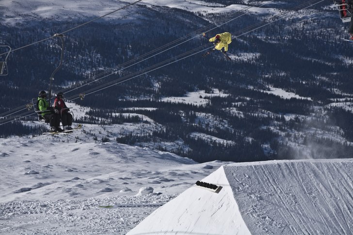 ...tagen uppe på 1000m en tidig morgon medans Sim. Foto: Benjamin Johansson. Åkare: Simon Dumont.
