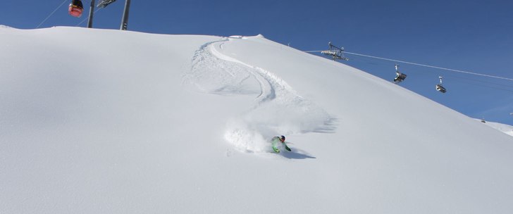 Massor av snö i Kaprun. 
@leder. Åkare: Leder.