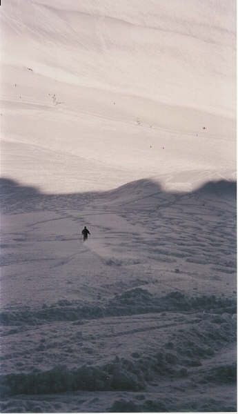 Efter en lite hård korridor till ett mjukt fält . Foto: Andreas Karlsson "Nesse". Åkare: Johan Sjöberg.