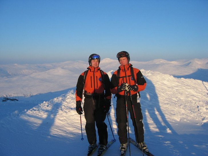 Jag & Olle i våra fina Alpina jackor högst u. Foto: Nina Hultqvist. Åkare: Magnus Scherman & Olle Strandsäter.