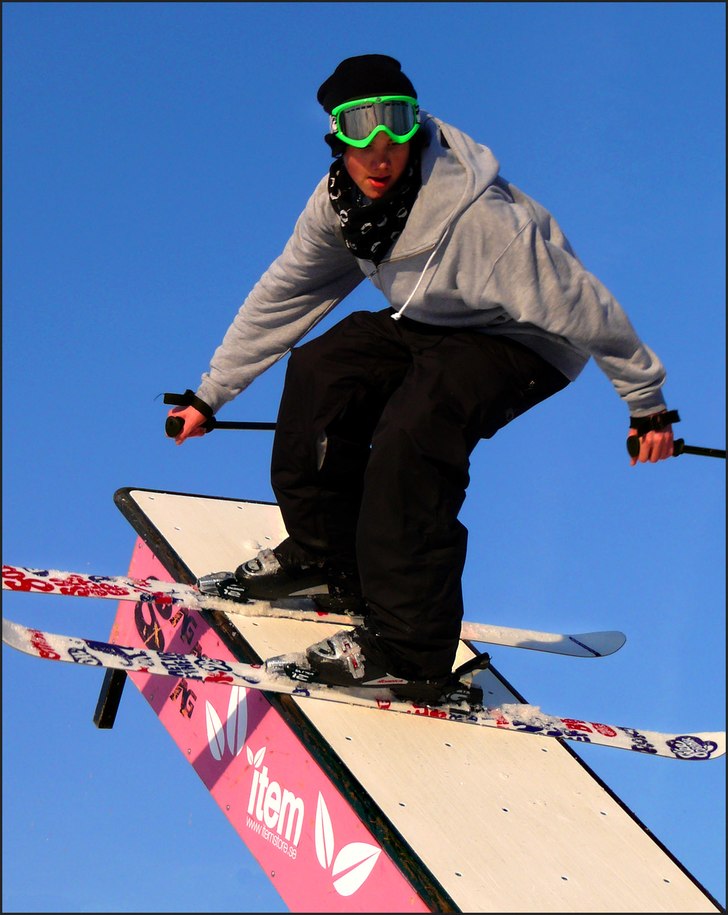 och ja, jag har skidorna på fel fot... Foto: Daniel Lébreus. Åkare: Johan Lundborg.